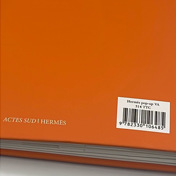Hermes Pop Up Hard Cover Book - Picture 6 of 8